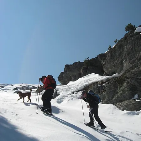 Les Du Cairn Oda ve Kahvaltı 3*