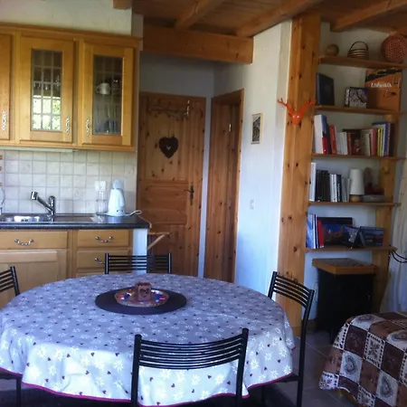 Les Du Cairn Oda ve Kahvaltı Vernamiège