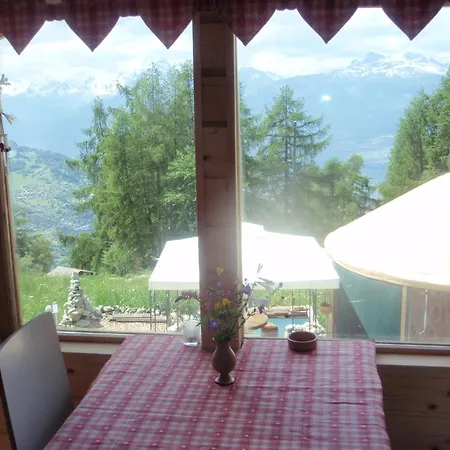 Bed & Breakfast Les Du Cairn 3*