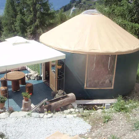 Les Du Cairn Bed & Breakfast